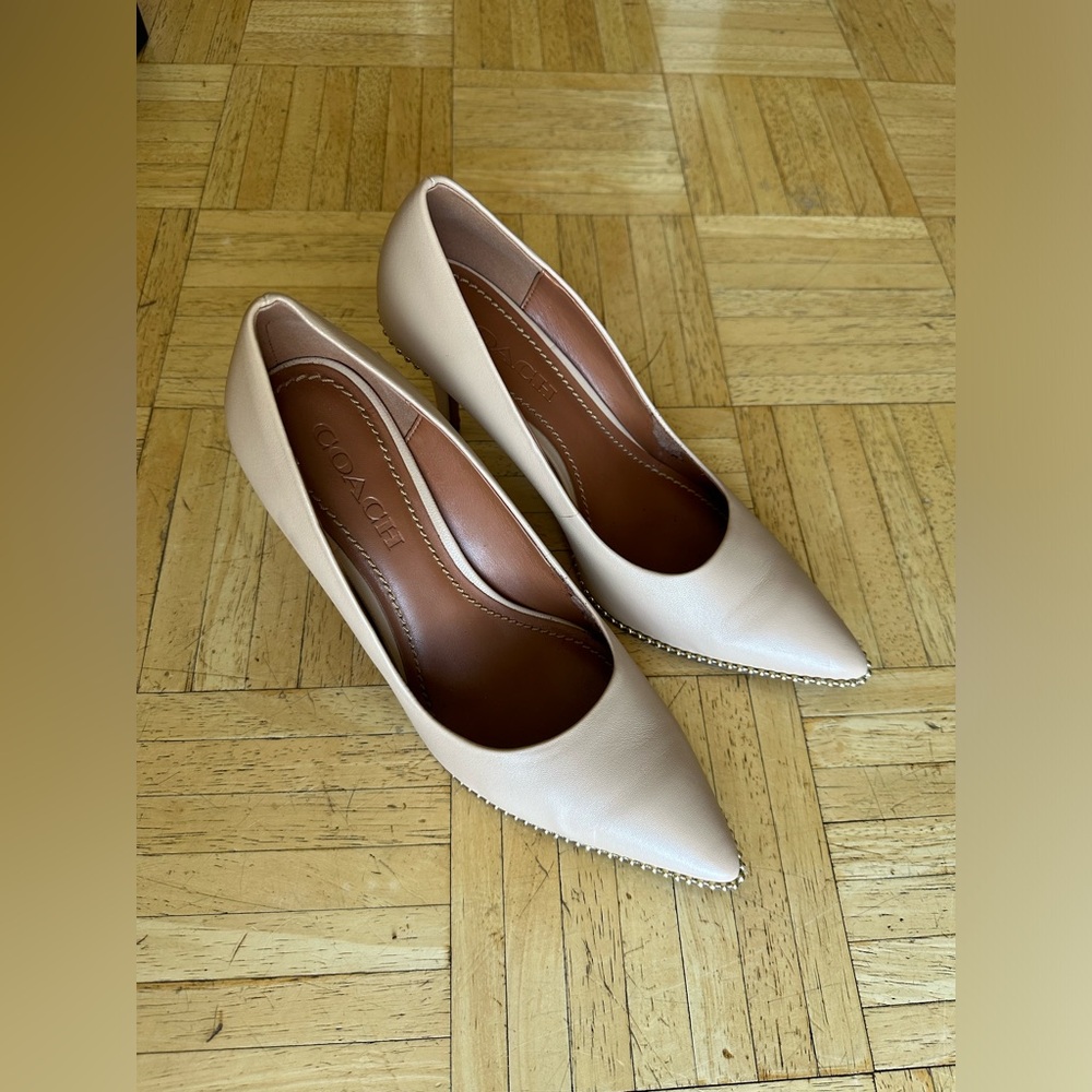 Coach Parker Beige Leather Pump, Size 8, Heel Height 3.5”